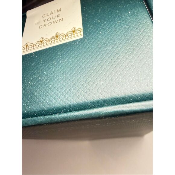 RANAVAT Brightening Dark Spot and Anti-Aging Facial Serum with Saffron and Turme - Picture 6 of 8